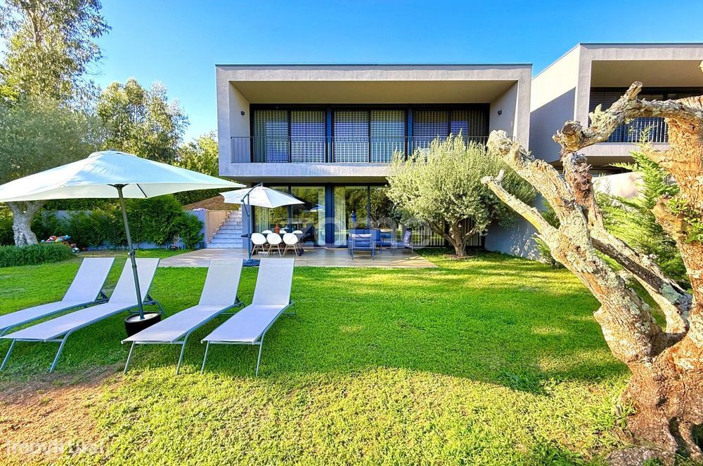 Moradia T3 de Gaveto com Piscina e 800m2 de Terreno | Seide, Famali...