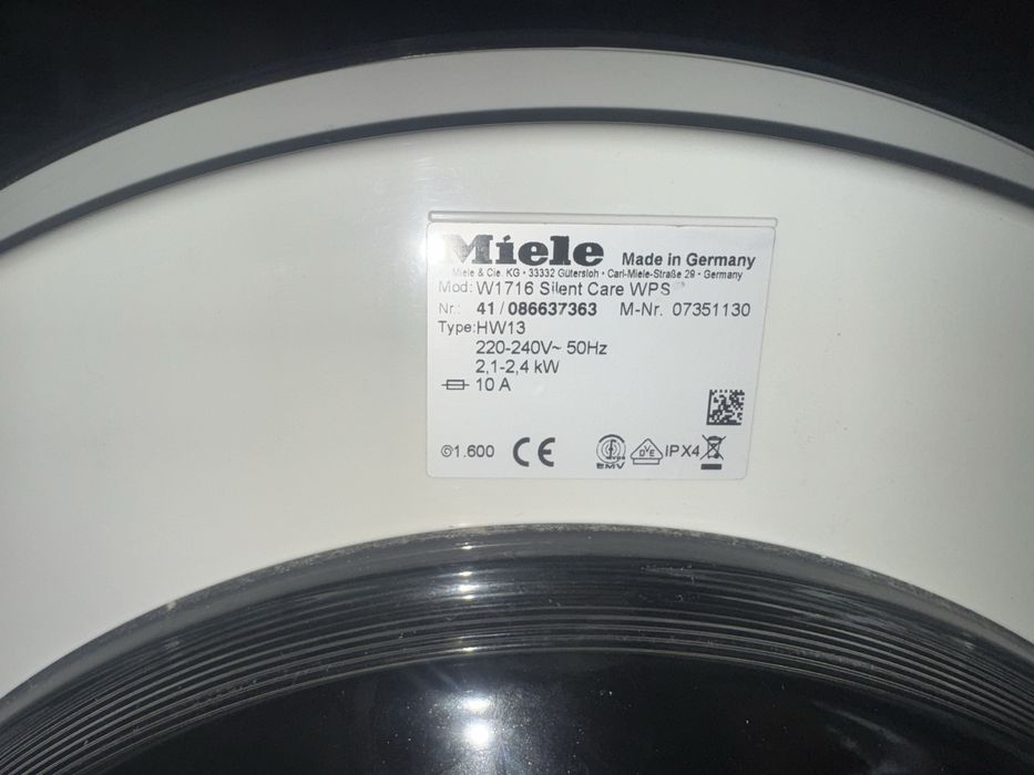 Пральна машинка Miele