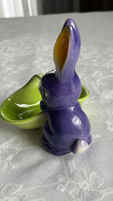 Figurka Goebel zając królik z koszykiem bunny