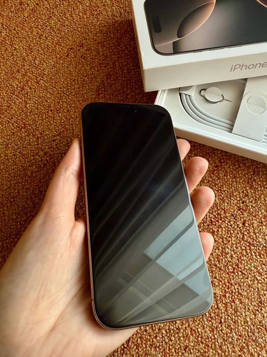 iPhone 16 Pro 256Gb Tytan pustynny