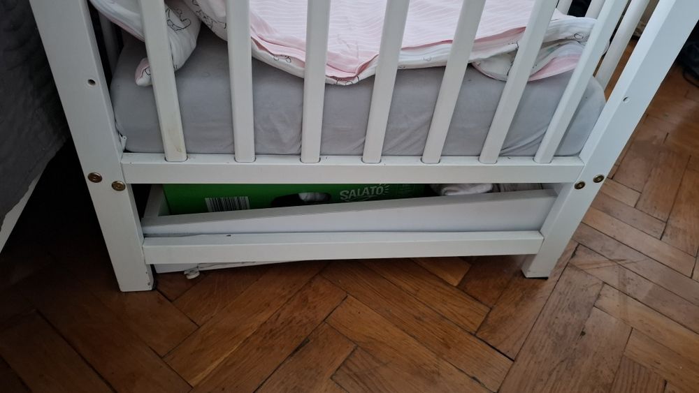 Łóżeczko dziecięce biale drewniane plus pościel materac