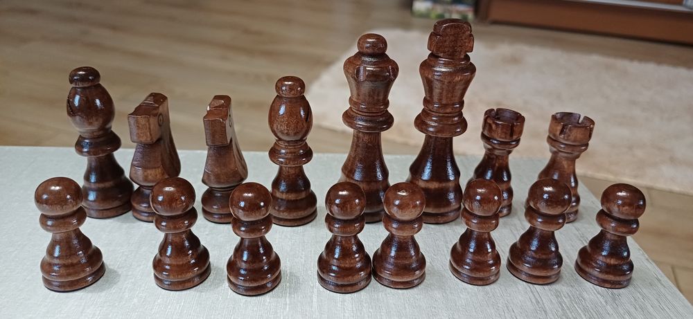 Деревяні фігурки шахи 16 шт