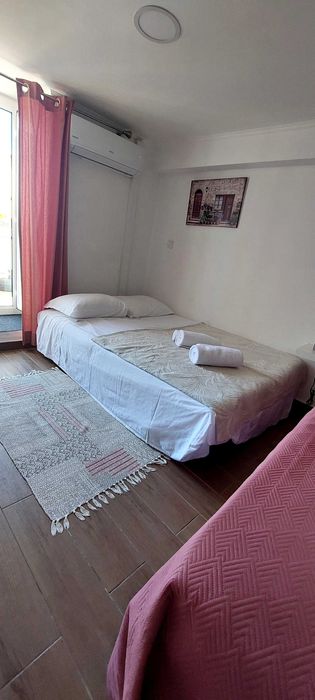 Vende-se sofá cinza, 2 lugares conversíveis.