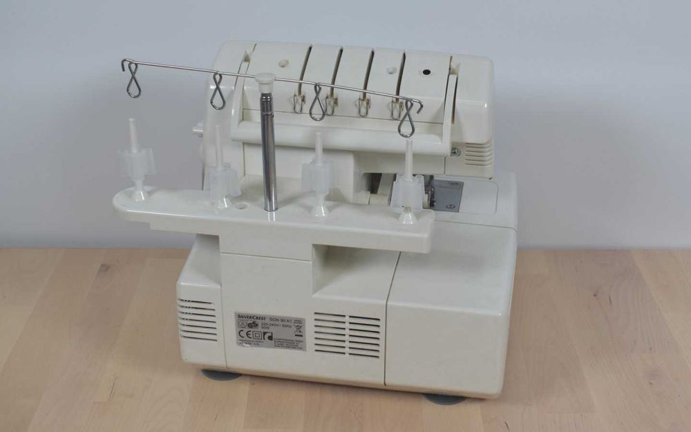 Máquina de Costura OVERLOCK (Corte & Cose) - Como Nova