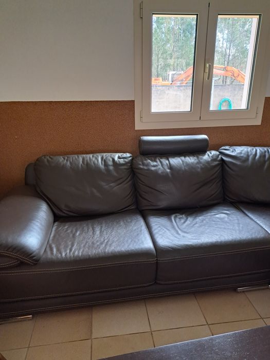 Sofá de Sala em Pele
