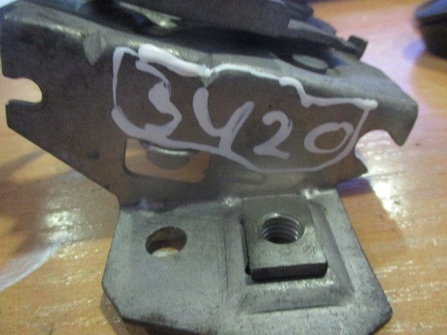 Fechadura / fecho capot VOLVO V50 (MW)