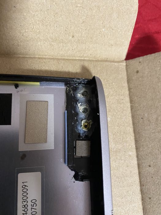 Крышка Asus UM431D под востановление 500 грн. Запчастини для