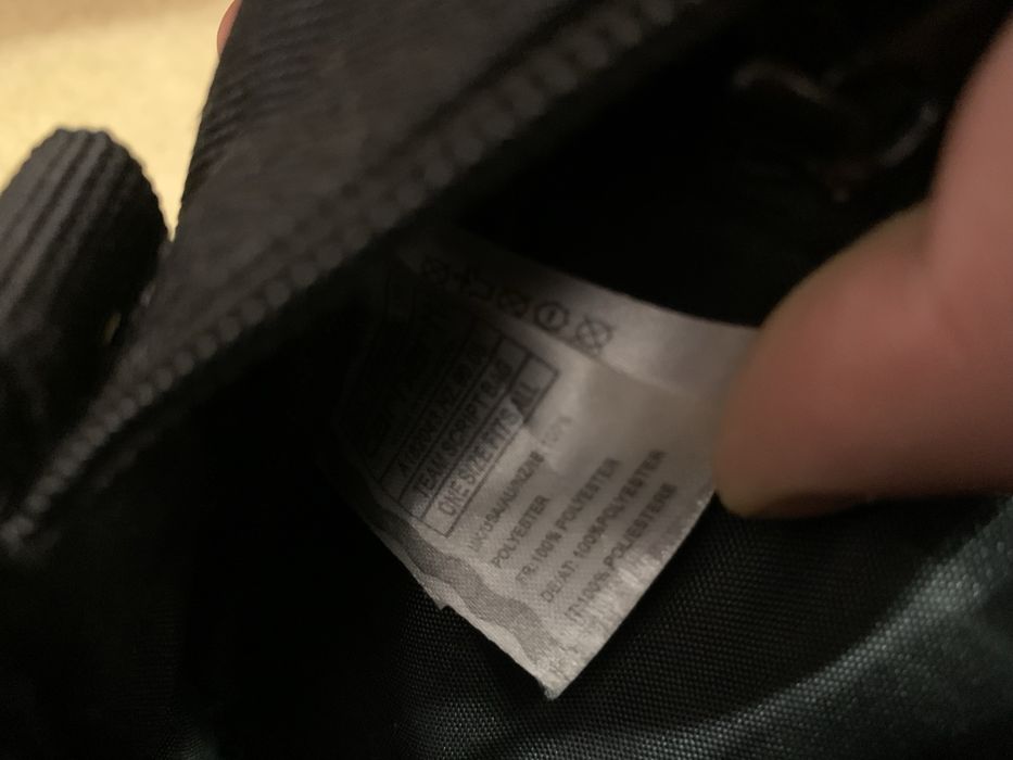 Мессенджер Carhartt черная