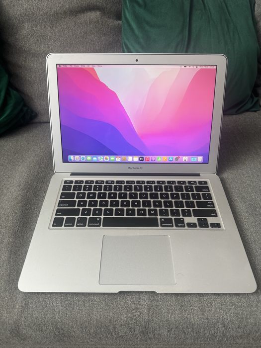 Macbook Air 13 uszkodzony.