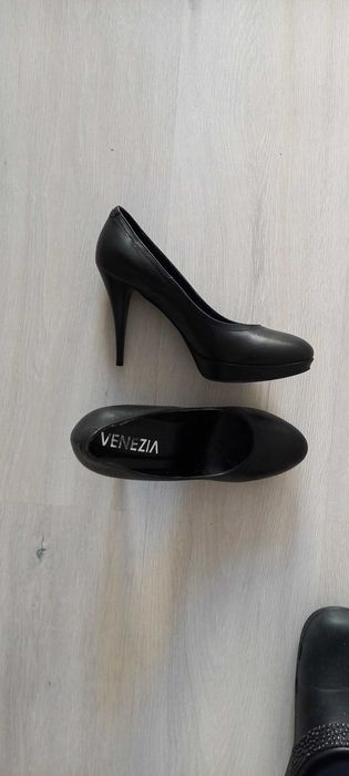 Szpilki skórzane czarne Venezia
