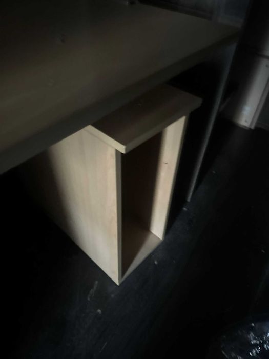 Pólka na komputer półki pod biurko biuro dom