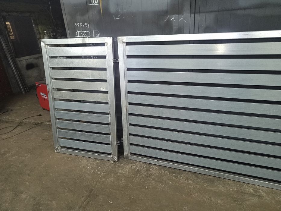 Brama wjazdowa z furtką