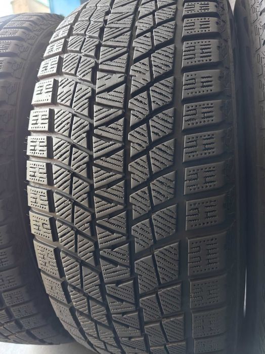 R18 235 55 шини зимові Kapsen Ice Max RW501 шини липучки