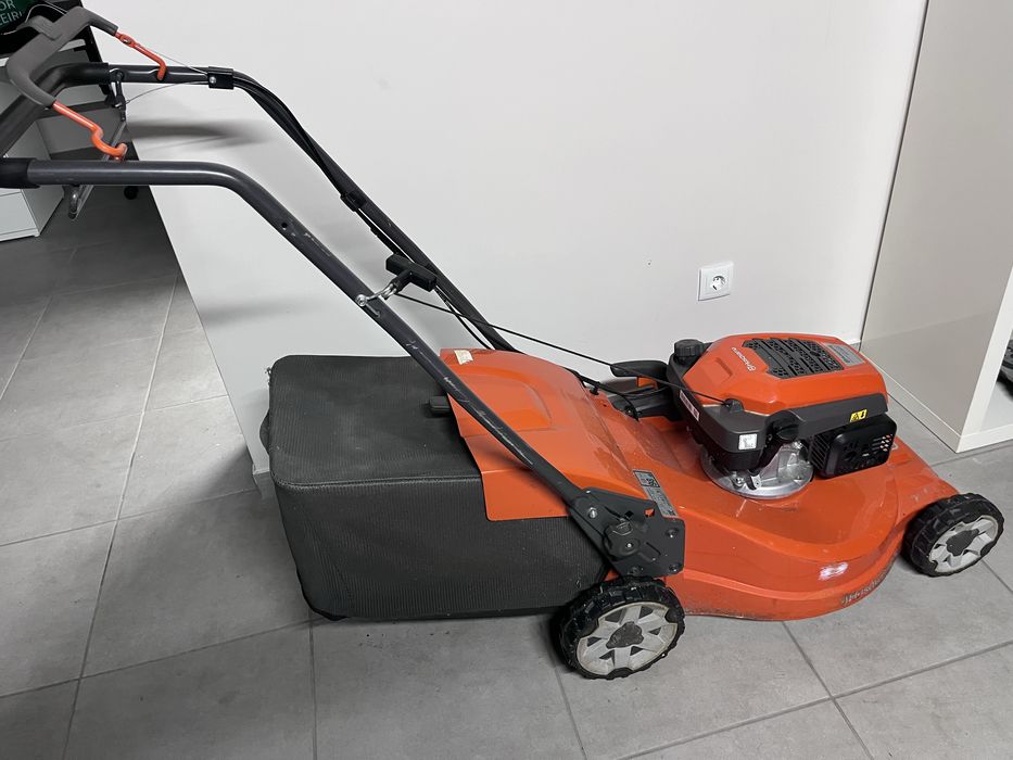 Corta relva Husqvarna LC 253S