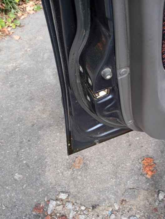 Тойота авенсіс,1.6, бензин