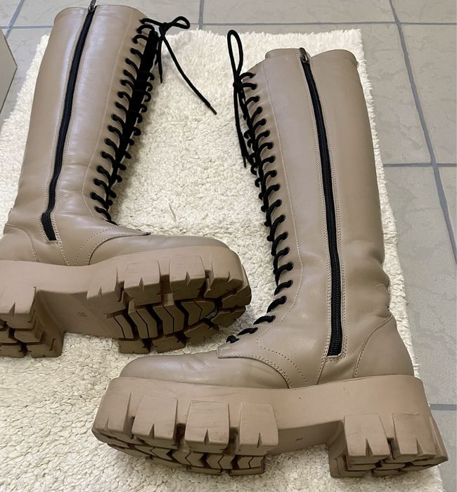 Сапоги весна-осень, бежевый цвет, высокие, на шнуровке