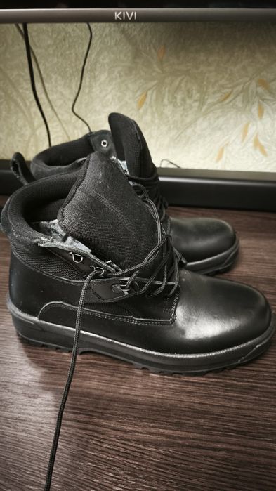 Берці чорні 43 (28.5 см по устілці) демісезонні, підкладка Gortex