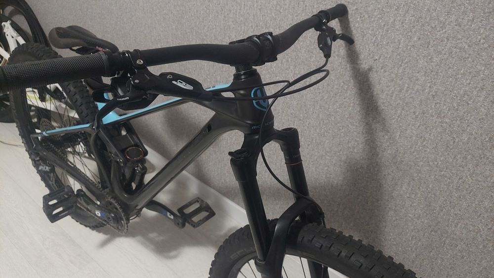 Mondraker Foxy Carbon R 2023 29 Enduro карбоновый двухподвес велосипед