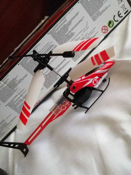 Remote-Controlled Helicopter64409510125058123