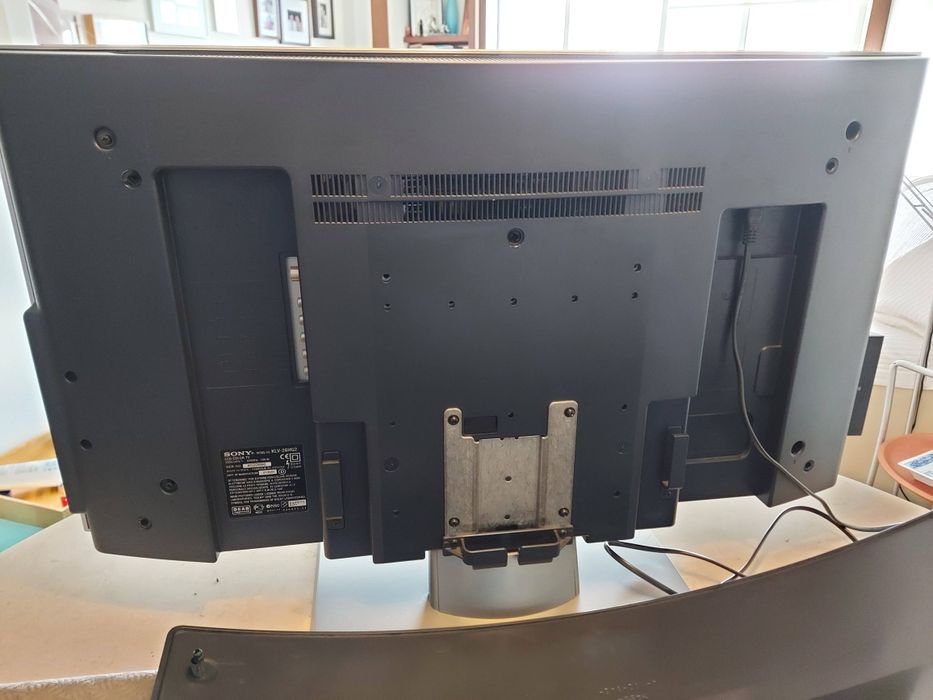 Televisor LCD Sony KLV-26HG2 a funcionar