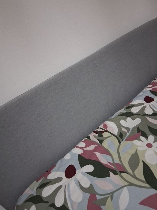 Cama casal excelente estado, com colchão.