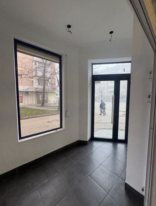 ОРЕНДА . Проспект Незалежності .