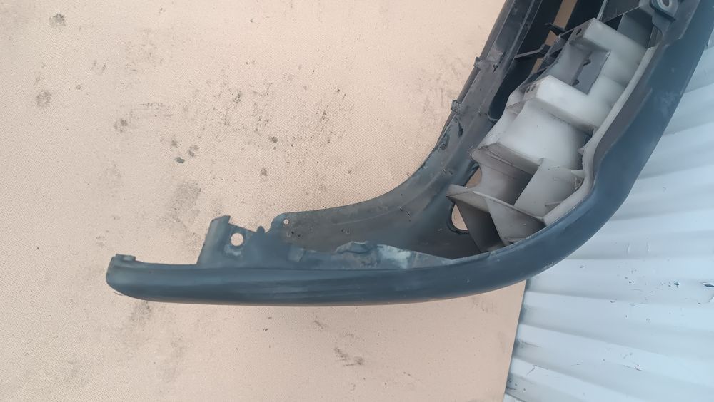 Vendo parachoque de frente Renault Clio ano 1998/2001