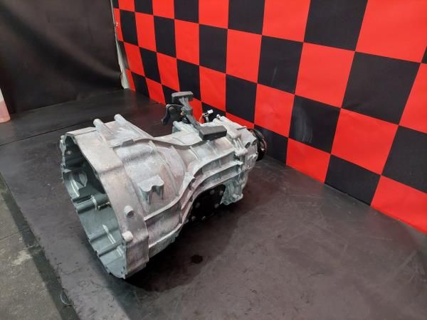Caixa de velocidades manual NISSAN Cabstar Chassis (F24M, F24W)