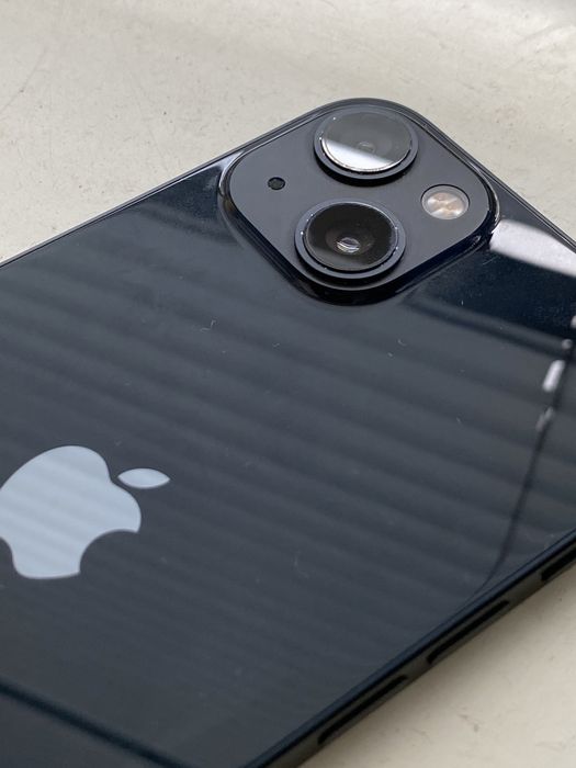 Продам айфон 13 на запчастини, заблокований айклауд