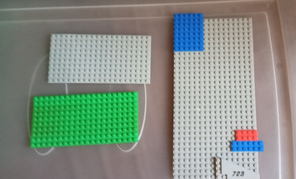 Peças de construção tudo 13€.Não é Lego.