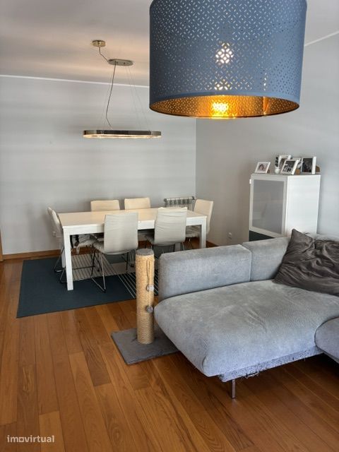Excelente Apartamento T2 - Guardeiras, Maia - Garagem e Arrumos
