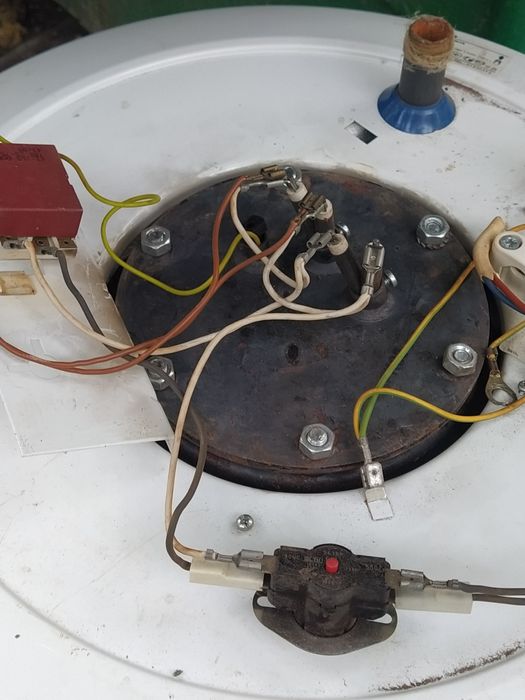 Бойлер на 80 литров  Горенья