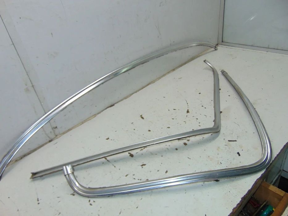 Mercedes W123 friso vidro oculo " usado em bom estado