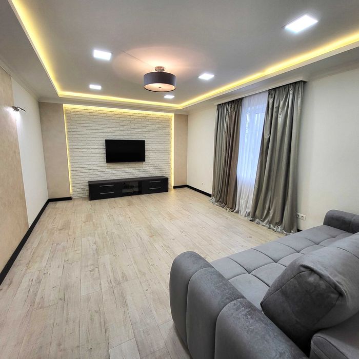 Продаж СУЧАСНОГО будинку з ЦОКОЛЬНИМ  поверхом вул. Солідарності ТОРГ