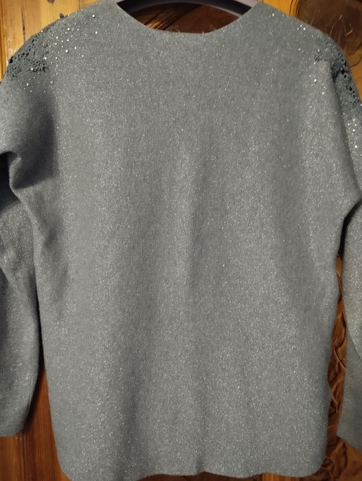 Продам кофту жіночу святкову в ідеальному стані