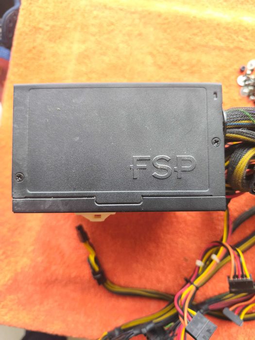 Fonte de alimentação de computador de 750 watts