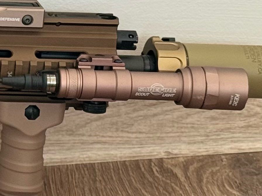 Тактичний ліхтар на зброю SureFire Scout, M600