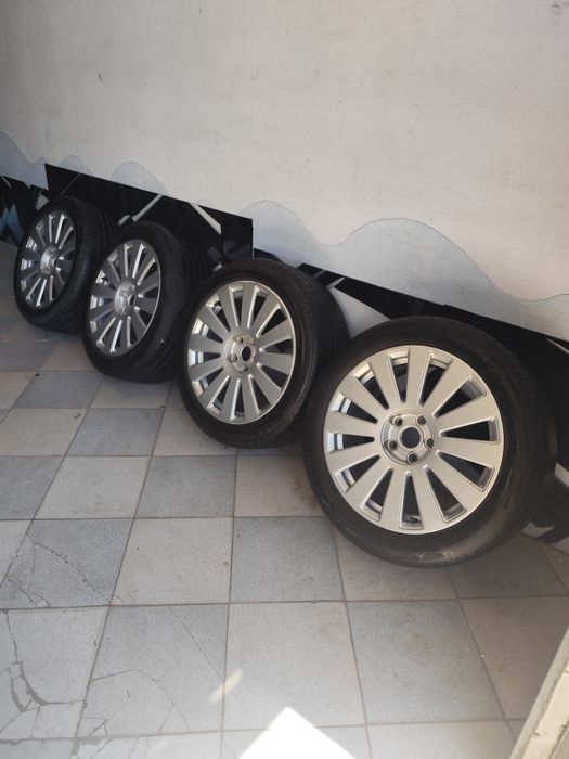 Продам 2 комплекта диски+резина R 18 R20