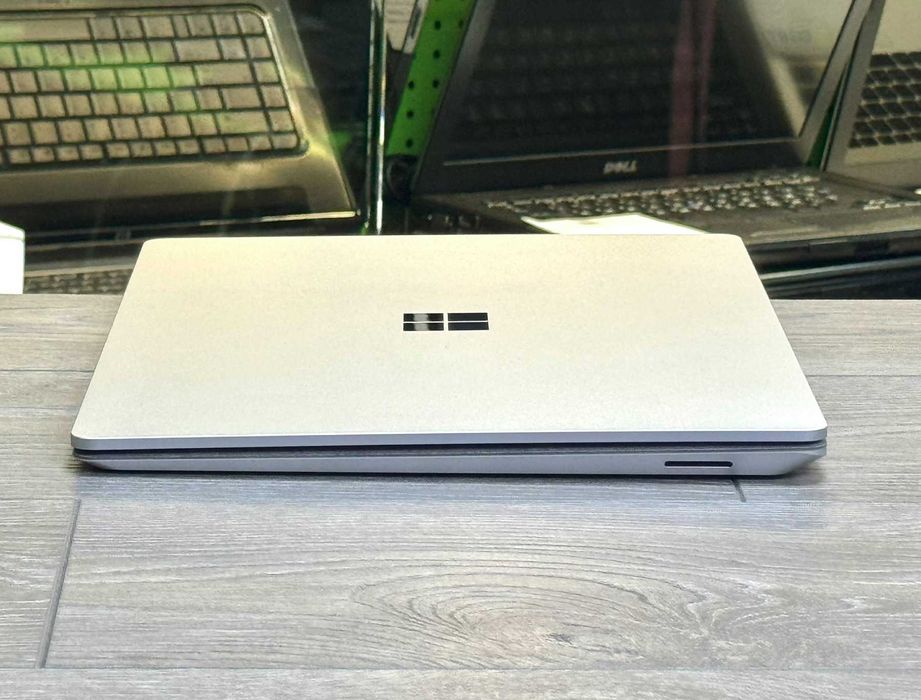 Microsoft Surface | Стан нового | Intel i5 | Гарантія півроку