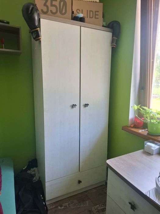 Meble dla nastolatka w dobrym stanie