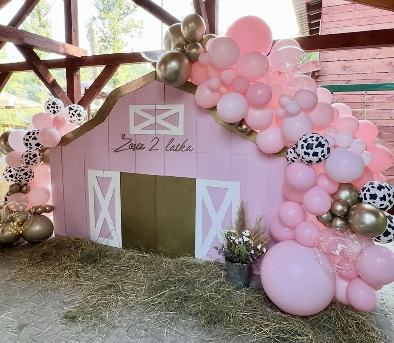 Ścianka do zdjeć balonowa country stajnia stodoła