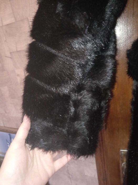 Продам шубу жіночу.