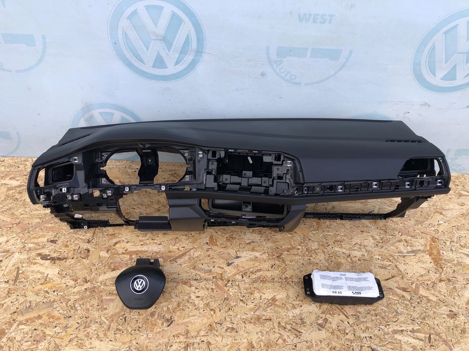 Торпедо консоль панель VW Jetta MK7 USA 2018-2024