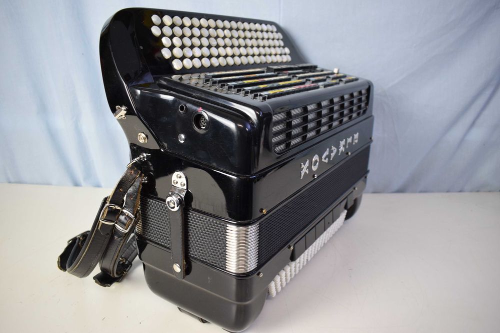 Elkavox. S 11. 4 Voz Com Fonte de Alimentaçao. N 6
