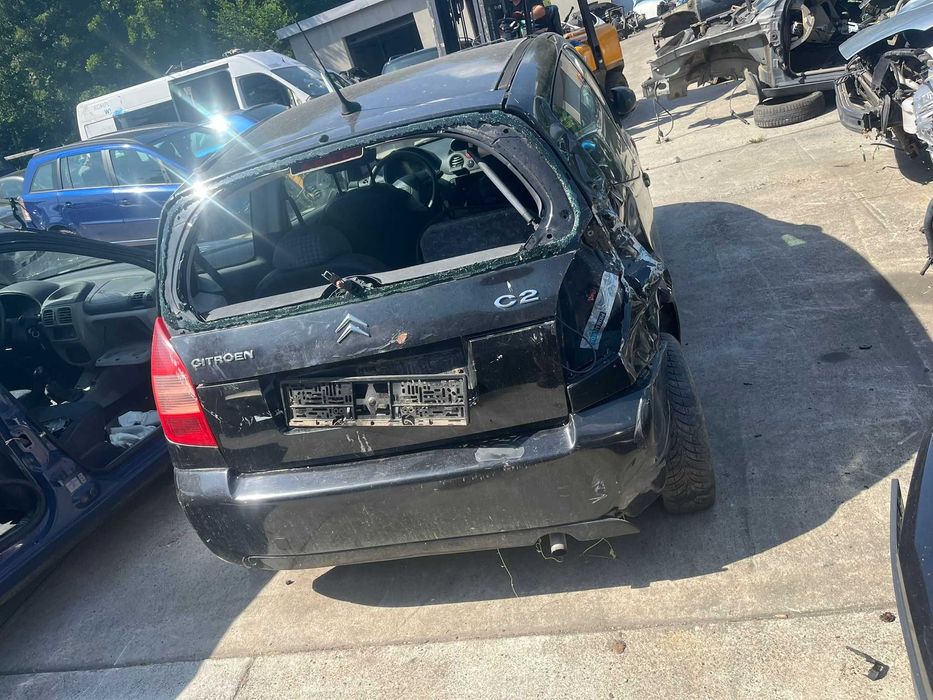 Posiadam czesci citroen c2   1.1   2004r