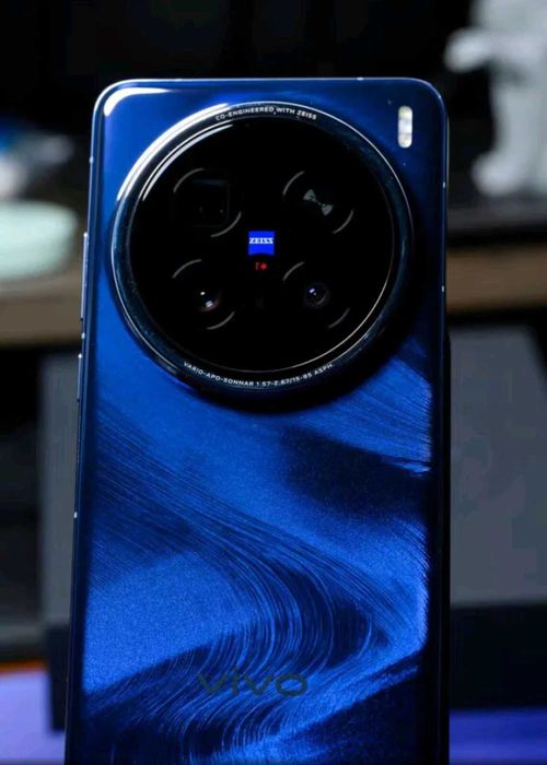 Vivo X200 Pro 12/256ГБ Cosmic Blue