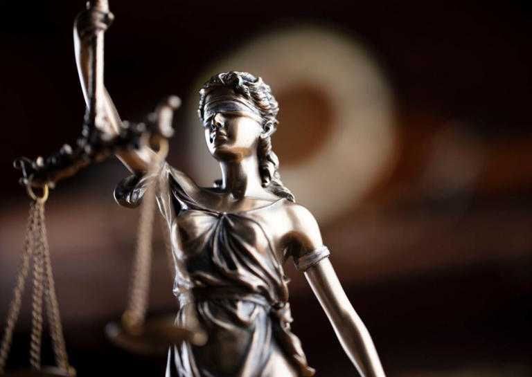 Estatueta Deusa da Justiça Themis 30cm