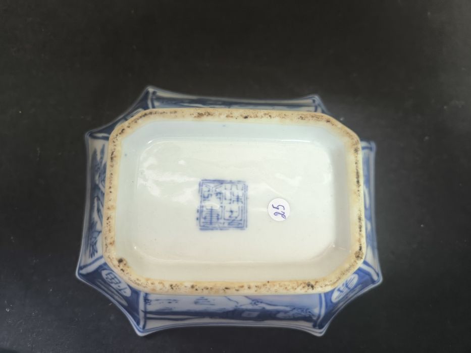 Travessa/Taça Oriental Antiga em Porcelana Azul e Branca