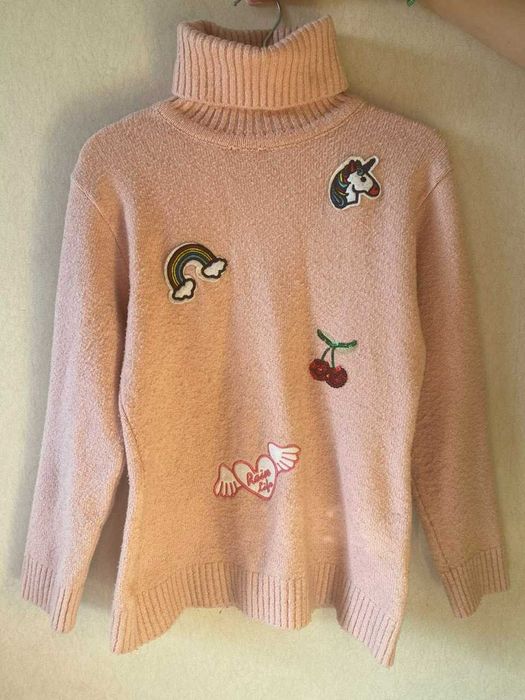 Продам свитер для девочки