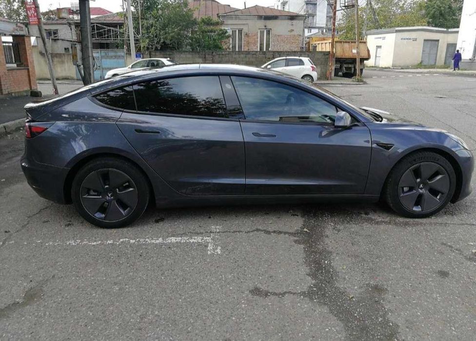 Tesla Model 3 2021